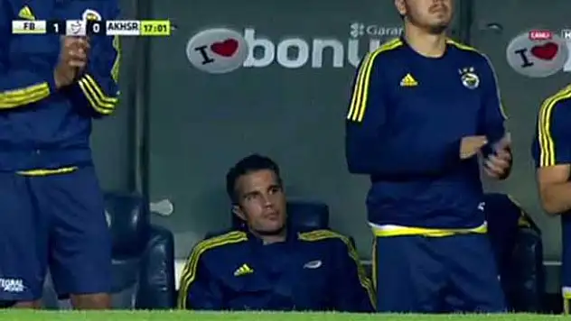 Fenerbahçe'de Van Persie krizi büyümeye devam ediyor