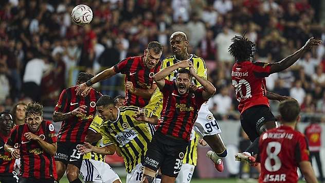 Fenerbahçe, Gençlerbirliği'ne 2-1 yenildi