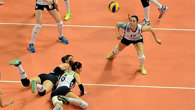 Fenerbahçe Grundıg: 3 - Vakıfbank: 2