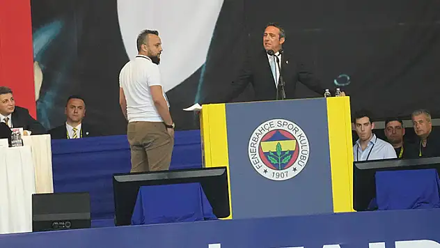 Fenerbahçe kongre üyeleri, yönetim kuruluna yetki verdi
