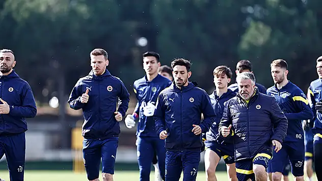 Fenerbahçe'nin Konyaspor maçı 11'i şekilleniyor