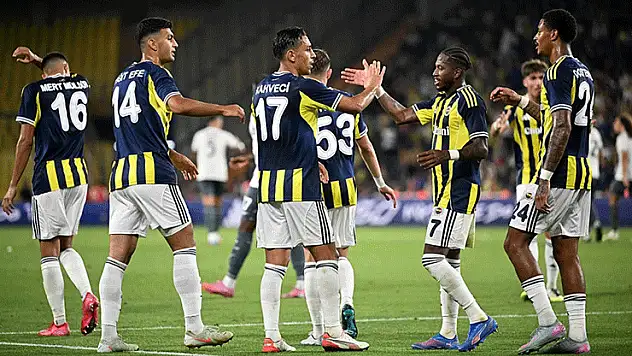 Fenerbahçe, UEFA Şampiyonlar Ligi için kadro bildirimi yaptı