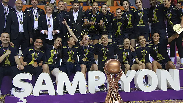 Fenerbahçe üst üste 4. kez şampiyon 