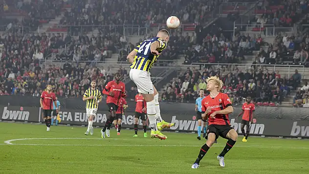 Fenerbahçe, uzatmalarda 1 puana uzandı
