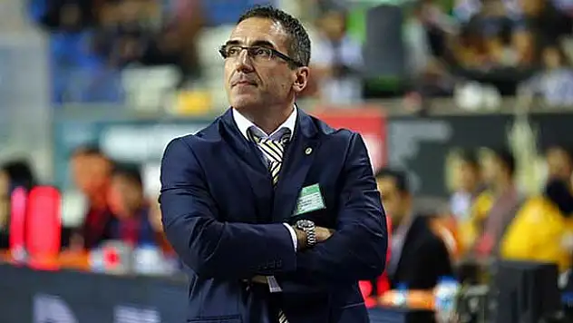 Fenerbahçe Winnicki ile yollarını ayırdı