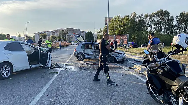 Fethiye'de 2 otomobil çarpıştı 1 ölü, 3 yaralı