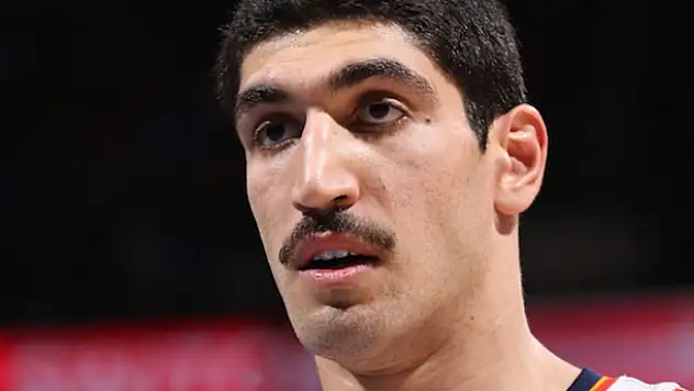 FETÖ'cü Enes Kanter Romanya'da polis tarafından alıkoyuldu