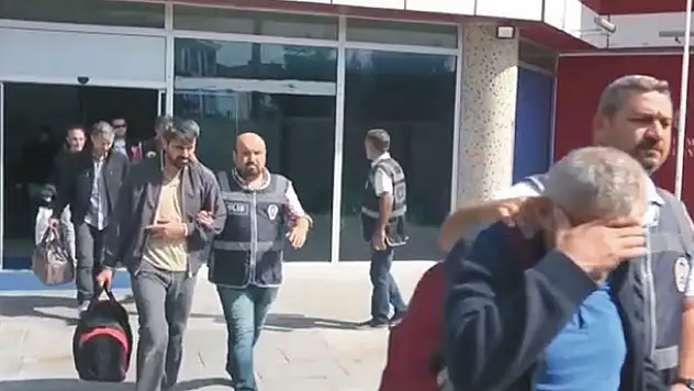 FETÖ'cülerin verdiği sorularla komiser yardımcılığına yükselen 5 polis tutuklandı