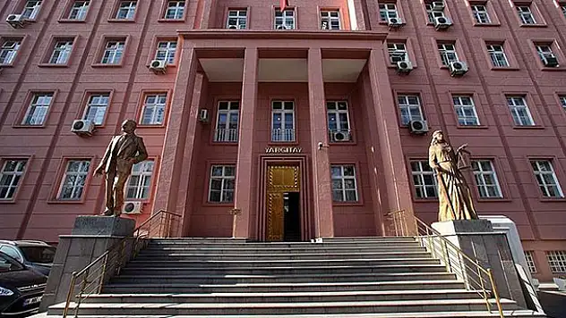 FETÖ'den aranan eski hakim yakalandı