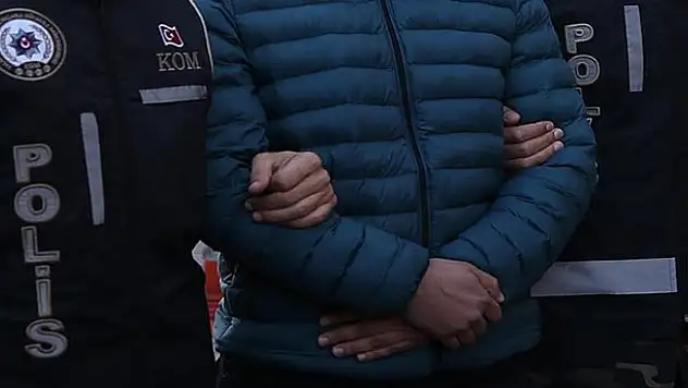 FETÖ'den aranan eski yüzbaşı sahte kimlikle yakalandı