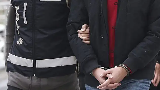 FETÖ firarisi 2 eski emniyet müdürü, örgütün hücre evinde yakalandı