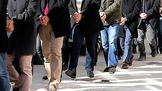 FETÖ'nün 'aktif' yapılanmasına operasyon: 73 gözaltı