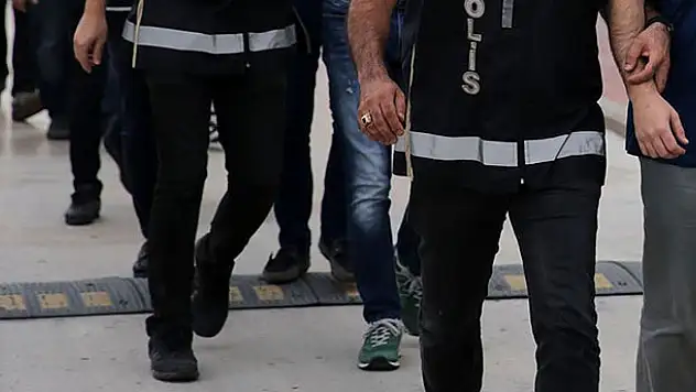 FETÖ'nün Hava Kuvvetleri Komutanlığındaki yapılanmasına operasyon: 16 gözaltı
