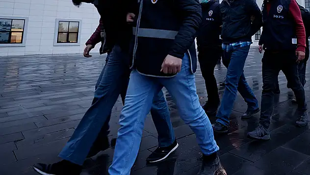 FETÖ'nün Kara Kuvvetleri yapılanması soruşturmasında 21 gözaltı kararı
