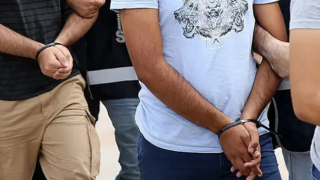 FETÖ'nün 'mahrem' astsubaylarına operasyon: 13 gözaltı