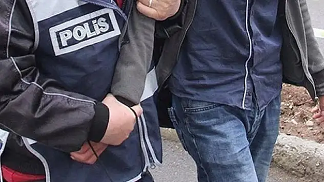 FETÖ operasyonunda 5 tutuklama