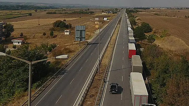 FETÖ üyeleri tır dorsesinde Romanya'ya kaçarken yakalandı