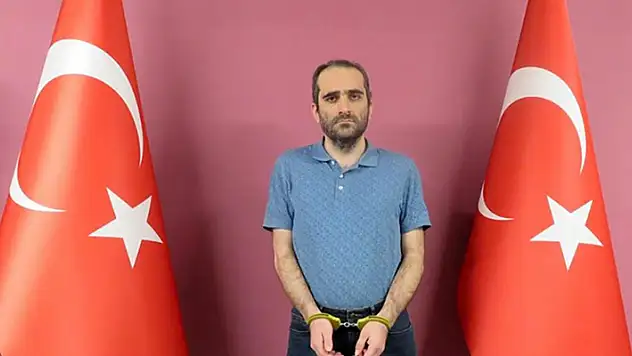 FETÖ üyesi Selahaddin Gülen yurt dışında MİT operasyonuyla yakalanarak Türkiye'ye getirildi
