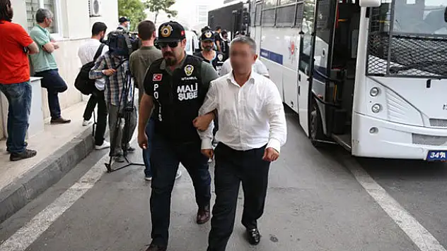 FETÖ'ye 3 ilde darbe! Aralarında Konya'da var...