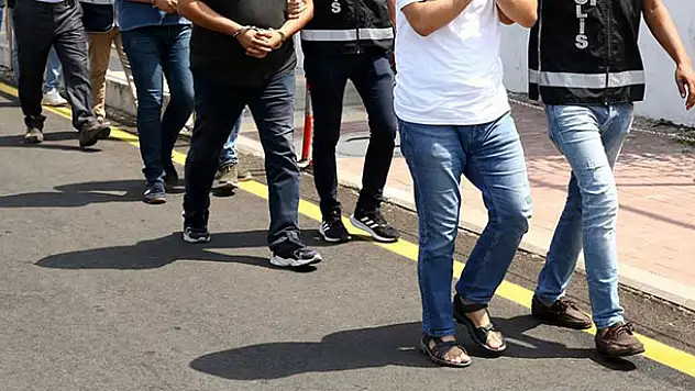 FETÖ'ye yönelik sınav soruşturmasında 8 kişi hakkında gözaltı kararı