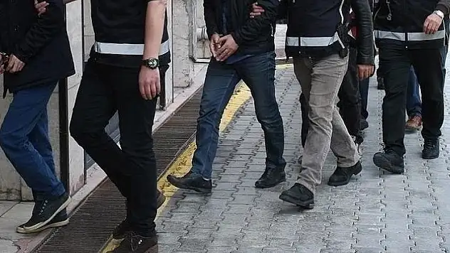 FETÖ'nün 'güncel finans yapılanmasına' yönelik soruşturma kapsamında 8 şüpheli yakalandı