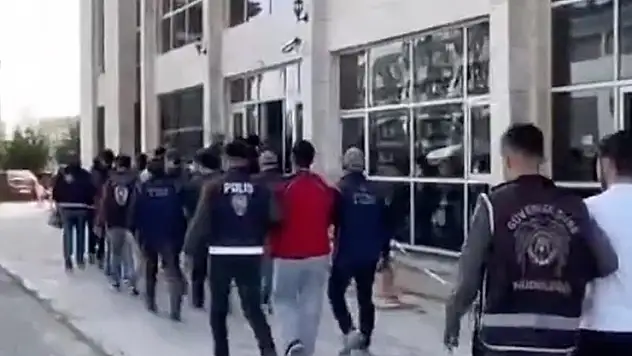 FETÖ'ye yönelik operasyonlarda 101 şüpheli yakalandı