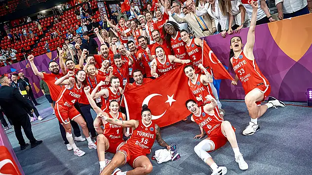 FIBA Kadınlar EuroBasket'te Türkiye maçında seyirci rekoru kırıldı