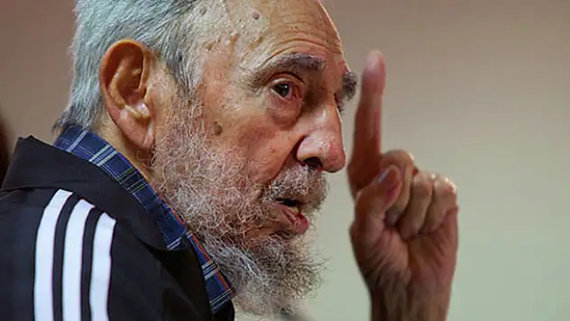 Fidel Castro'dan Obama'ya: Hediyelerinize muhtaç değiliz