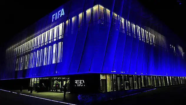 FIFA başkan yardımcılarına 90 gün ceza