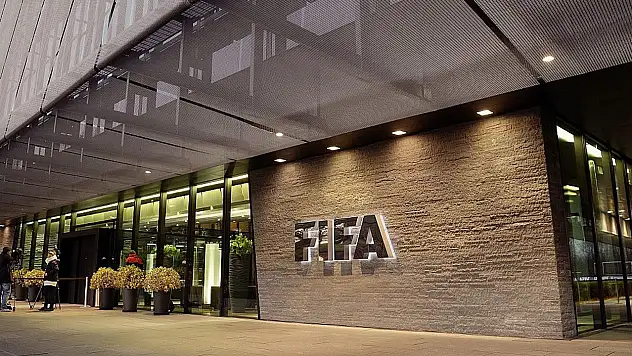 FIFA'dan 3 Türk takımına transfer yasağı geldi