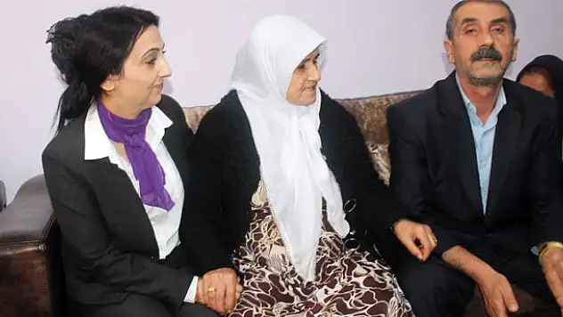 Figen Yüksekdağ'ın Kürtçe ile imtihanı