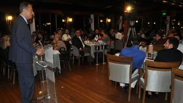Fikret Orman gazeteciler ve sanatçılarla iftar yaptı