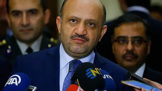 Fikri Işık: Yunan Savunma Bakanı şov yapıyor