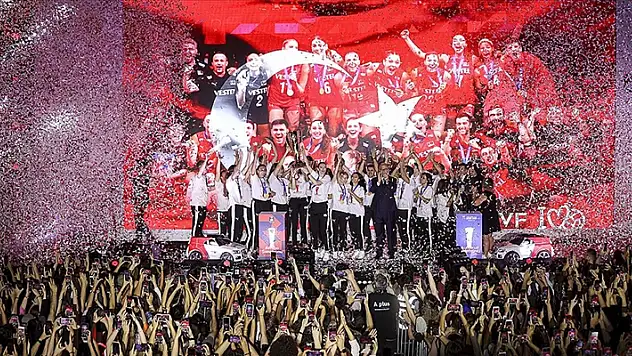 Filenin Sultanları, Avrupa şampiyonluğunu vatandaşlarla birlikte kutladı
