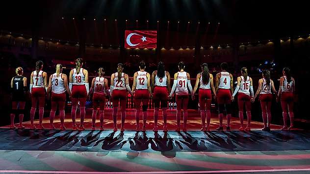 Filenin Sultanları yarı finalde!