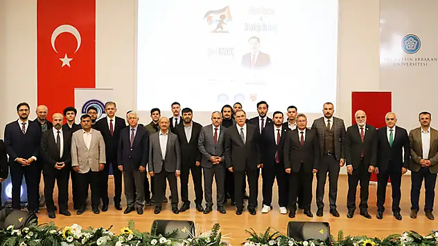 Filistin ve Orta Doğu Barışı NEÜ'de konuşuldu