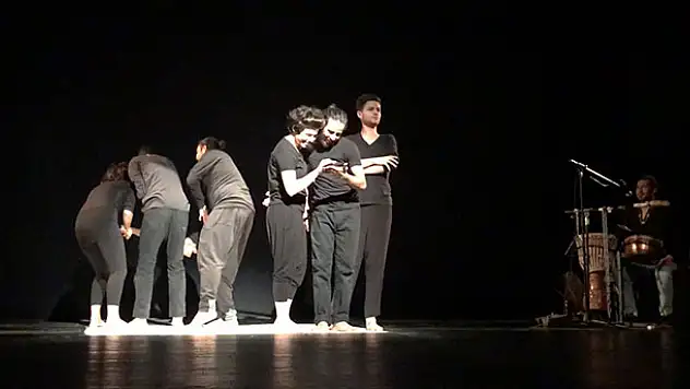 Filistinli tiyatrocular, İsrail işgalini sahnede anlatıyor