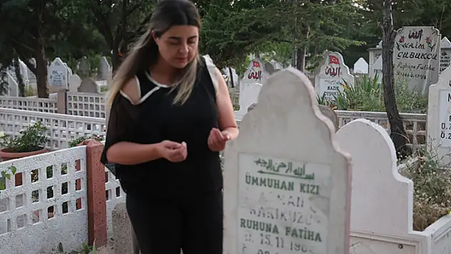 Film gibi! 32 yıl sonra hem kendi mezarını buldu hem de gerçek ailesini
