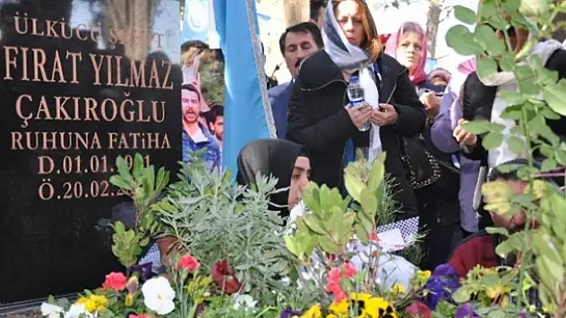 Fırat Çakıroğlu mezarı başında anıldı