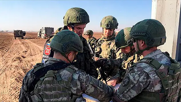 Fırat'ın doğusunda 12. kara devriyesini tamamlandı