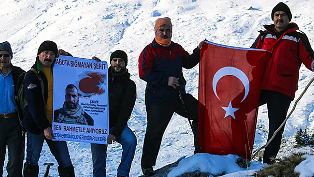 Fırat Kalkanı şehidi anısına Küpe Dağı'na tırmanış
