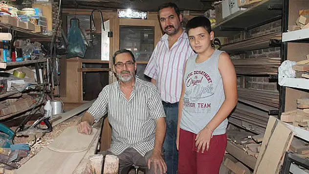 Fırın küreğini 55 senedir aşkla yapıyor