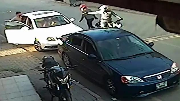Fırıncı, tahsilat için gelen uncunun para dolu çantasını silahla gasbetti

