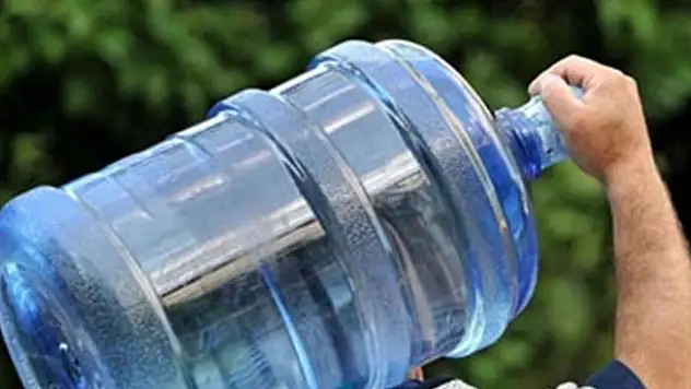 Fırsatçılar su fiyatlarına el attı