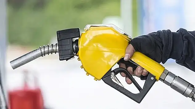 Fiyatı 19 lira artan motorine yine zam geliyor
