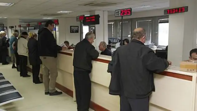 Fiyatı artınca halk bankalara akın etti