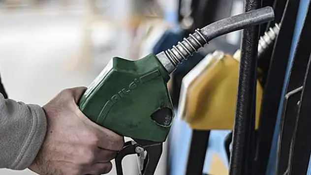 Flaş karar! Benzine yüzde 80 zam geliyor