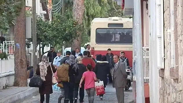 Foça'da 88 kaçak göçmen yakalandı