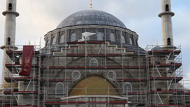 Fransa'da Eyüp Sultan Camisi'ne gelen tehdit telefonlarıyla ilgili soruşturma açıldı