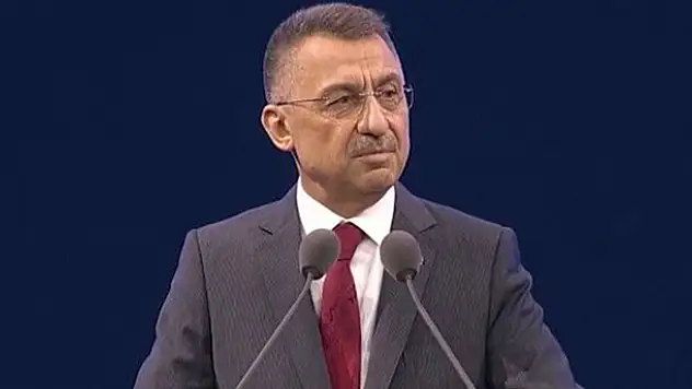 Fuat Oktay konuşma yaparken rahatsızlandı